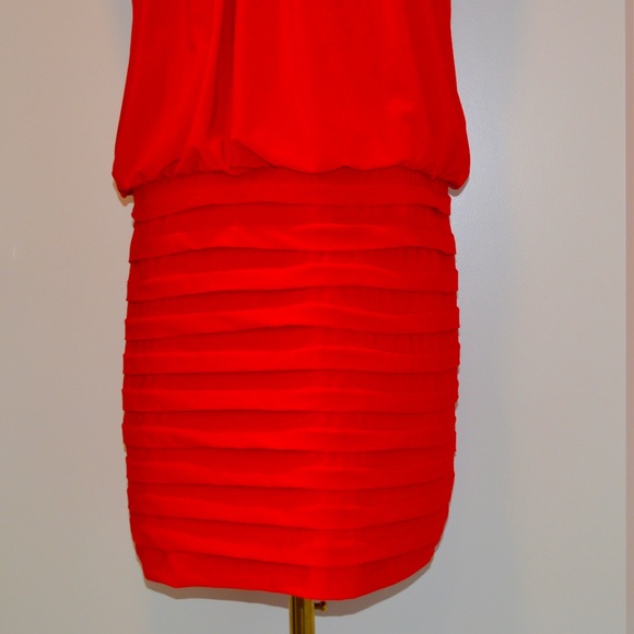 Red Cache Dress with Gold Chain Halter Neck - Picture 3 of 10